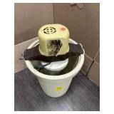 4 QT ICE CREAM MAKER