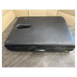 FOLDING MASSAGE TABLE