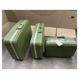 VINTAGE 3 PIECE HARD SIDED LUGGAGE