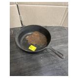 CAST IRON 10' CHICKEN FRYER SKILLET