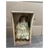VINTAGE ROYAL HEIRLOOM PORCELAIN DOLL
