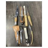 5 KNIVES & SHARPENING STONE