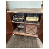 VINTAGE  CONSOLE RECORD PLAYER & RADIO