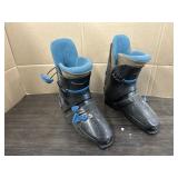 SKI BOOTS SIZE 29