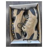 WOMENS BRAHMA SIZE 9 HIKING SHOE