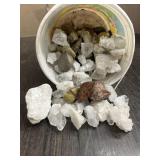 CRYSTALS & ROCKS