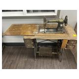 VINTAGE WHITE TREDLE SEWING MACHINE
