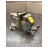 BENCH VISE