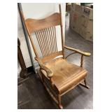 VINTAGE WOODEN ROCKING CHAIR
