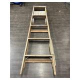 5' WOODEN A-FRAME LADDER