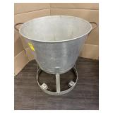 LARGE ALUMINUM POT W/STAND