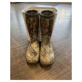BOGS BOOTS SIZE 6 W/BASKET