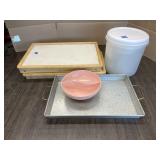 PLASTIC FOOD CONTAINERS & SERVING TRAYS