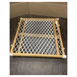 EXPANDABLE SAFETY GATE