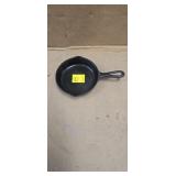 WAGNERWARE SIZE 0 CAST IRON PAN