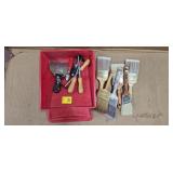 PAINT BRUSHES & SUPPLIES