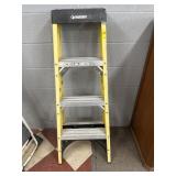 HUSKY 4' FIBER GLASS LADDER