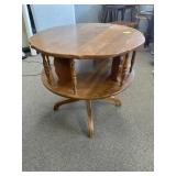 VINTAGE SOLID WOOD ROTATING ENDTABLE