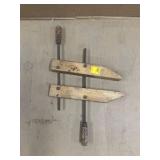 ADJUSTABLE WOOD CLAMP