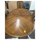 SOLID WOOD TABLE W/2 LEAFS & 6 CHAIRS