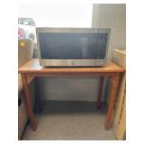 GE MICROWAVE W/WOODEN STAND