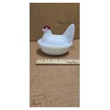 GLASS NESTING HEN
