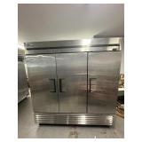 TRUE COMMERCIAL GRADE 3 DOOR FREEZER