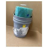 BUCKET W/WATER BARRIER