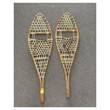 VINTAGE SNOW SHOES