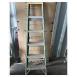 6' FIBERGLASS LADDER