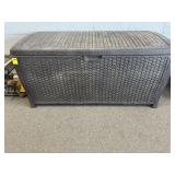 SUNCAST GARDEN STORAGE BOX