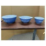 VINTAGE PYREX COLONIAL MIST PATTERN BOWLS