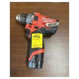 MILWAUKEE FUEL DRILL W/BATTERY