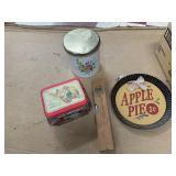 VINTAGE TINS & LEVEL
