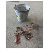 GALVANIZED BUCKET W/SPURS