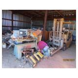approx Building FULL Contents 20x40 *Forklift etc*
