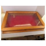 Oak 28x17x4 Beautiful Display Showcase (locking)
