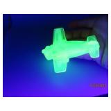 BOYD 4" Glass Airplane UV Glow Uranium WhiteSwirl