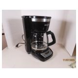 B&D 12cup Black Coffee Pot w/ Filters