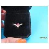 Yellow 10kt Gold "V" Pink Stone sz6.25 Ring 1.6g