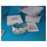 vtg Nolan Miller White Enamel Flower Bracelet boxd