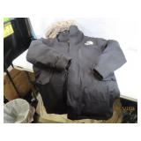 THE NORTH FACE MensLG Winter Heavy Hooded Coat