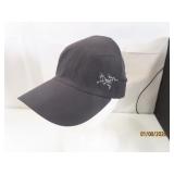 ARCTERYX black Adj S/M ActiveWear Hat EXC