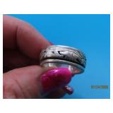 Sterling CenterSpin Embossed sz8 Ring 10g