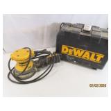 DeWALT Round Orbital Electric Finish Sander + Case