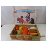 unused 1979 Tupperware KIDS Serving Set boxed NEAT