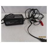 SCHUMACHER 1.5 Trickle Battery Charger