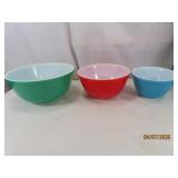 vintage Nesting 3pc PYREX solidColor Bowl SET
