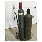 Acetylene & oxygen tanks oxygen is empty settling