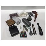 Miscellaneous household items, wallets, shoehorn,